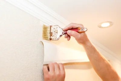 Pose de papier peint à l'Aigle — revêtements muraux et toiles de verre